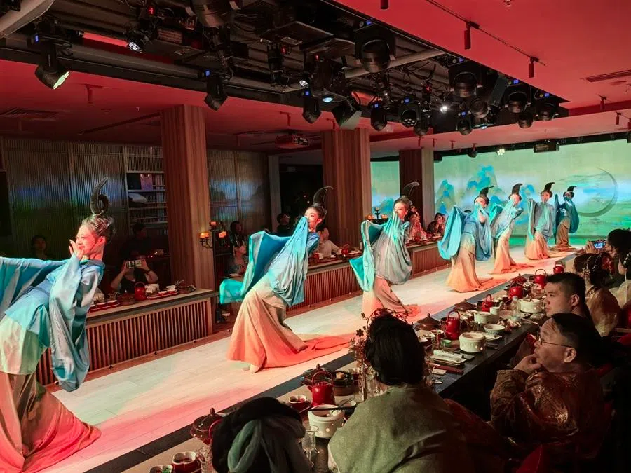 Chinese consumers are exhibiting growing demand for personalised, diversified and higher-quality service offerings, with more drawn to services that offer a more tangible sense of emotional value. The photo shows Gong Yan’s themed dance theatre inspired by the Northern Song masterpiece A Thousand Li of Rivers and Mountains. (Yush Chau/SPH Media)