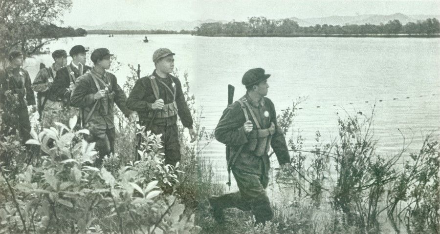 In 1969, the People's Liberation Army conducted patrols along the banks of Heilongjiang. Dangerous military conflicts arose between China and the Soviet Union.