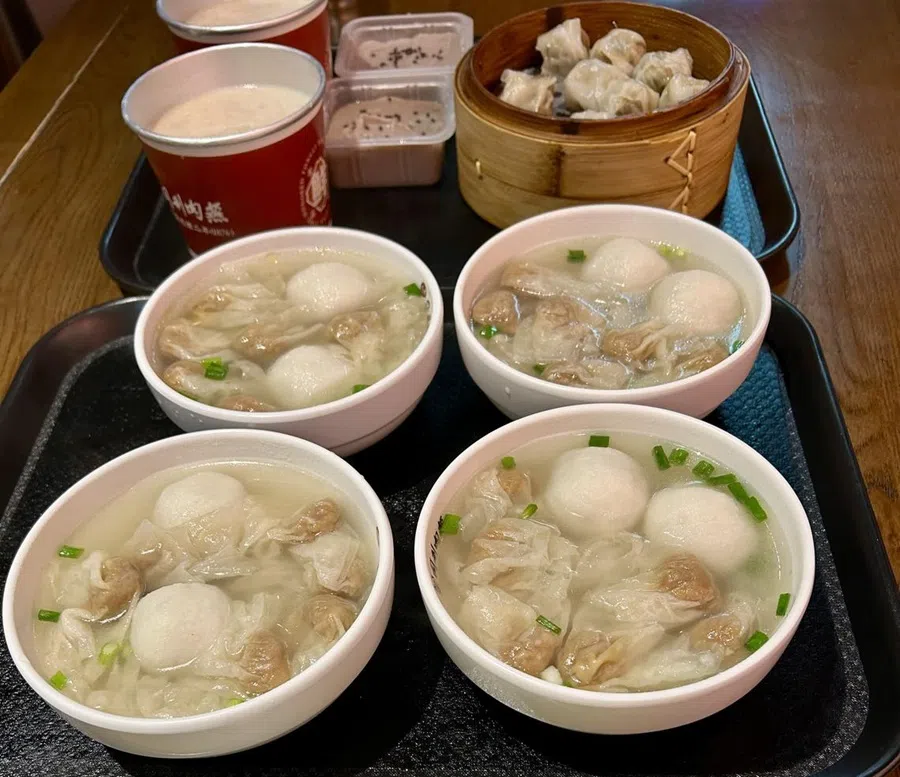 Tongli Rouyan’s Fuzhou fish balls, Fujian-style wontons, peanut soup and taro paste. (Photo: Ng Puay Eng)