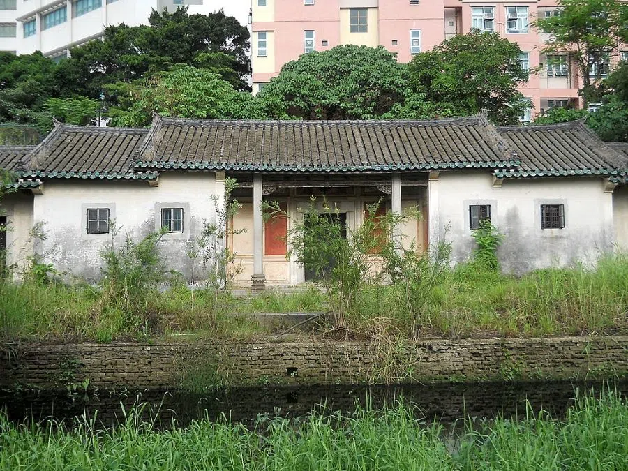 The historic Hakka house Pun Uk at Au Tau in Yuen Long, Hong Kong. (Wikimedia)