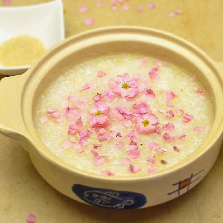Plum blossom porridge. (Internet)