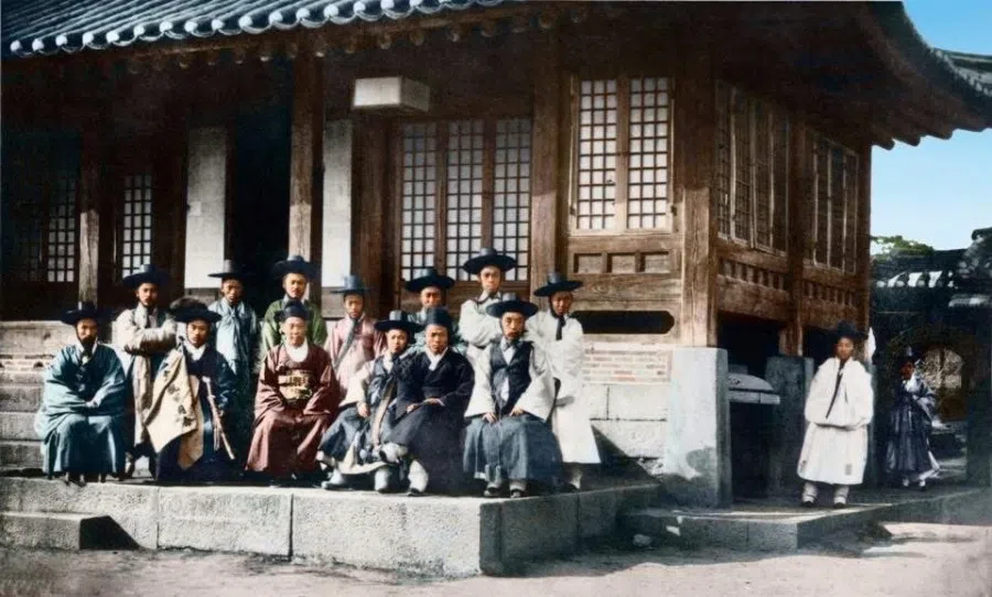 Diplomats of the Korean empire inside Gyeongbokgung Palace, circa 1900.