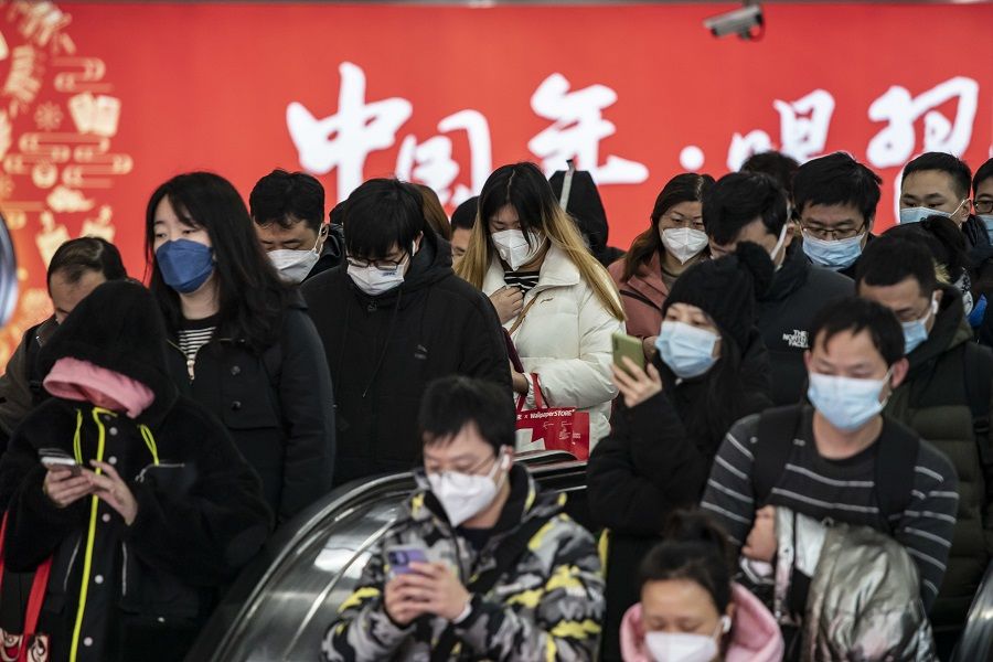Commuters at a subway station in Shanghai, China, on 3 January 2023. (Qilai Shen/Bloomberg)