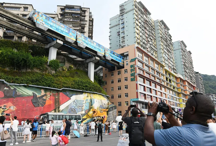 African journalists take photos in Chongqing, 7 September 2024. (CNS)
