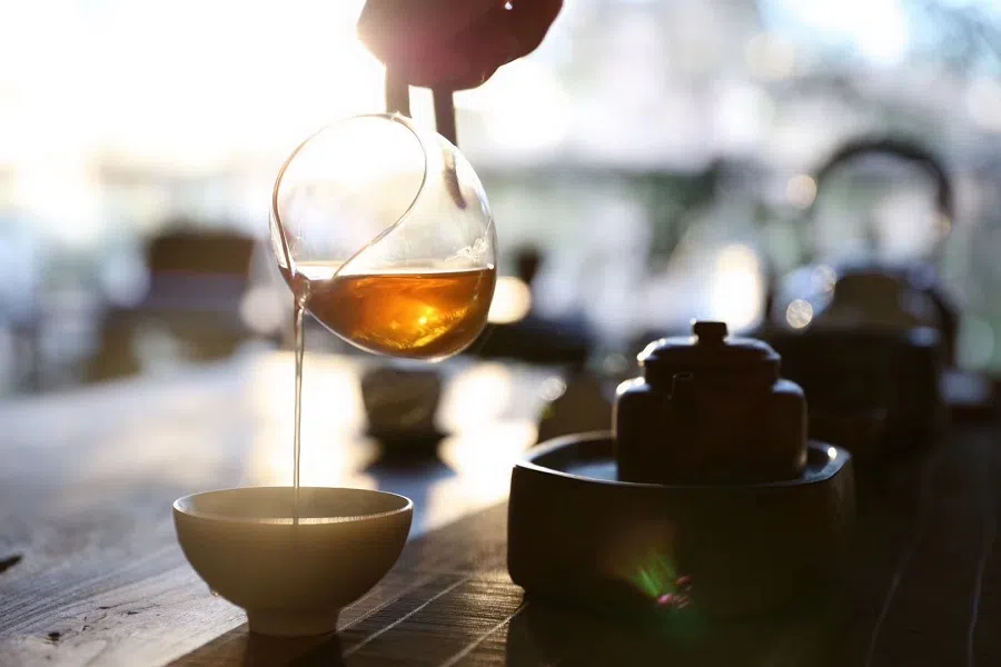 Li Jingnü makes herself a cup of tea and cheers herself on, returning to being herself in her house. (Photo provided by interviewee)