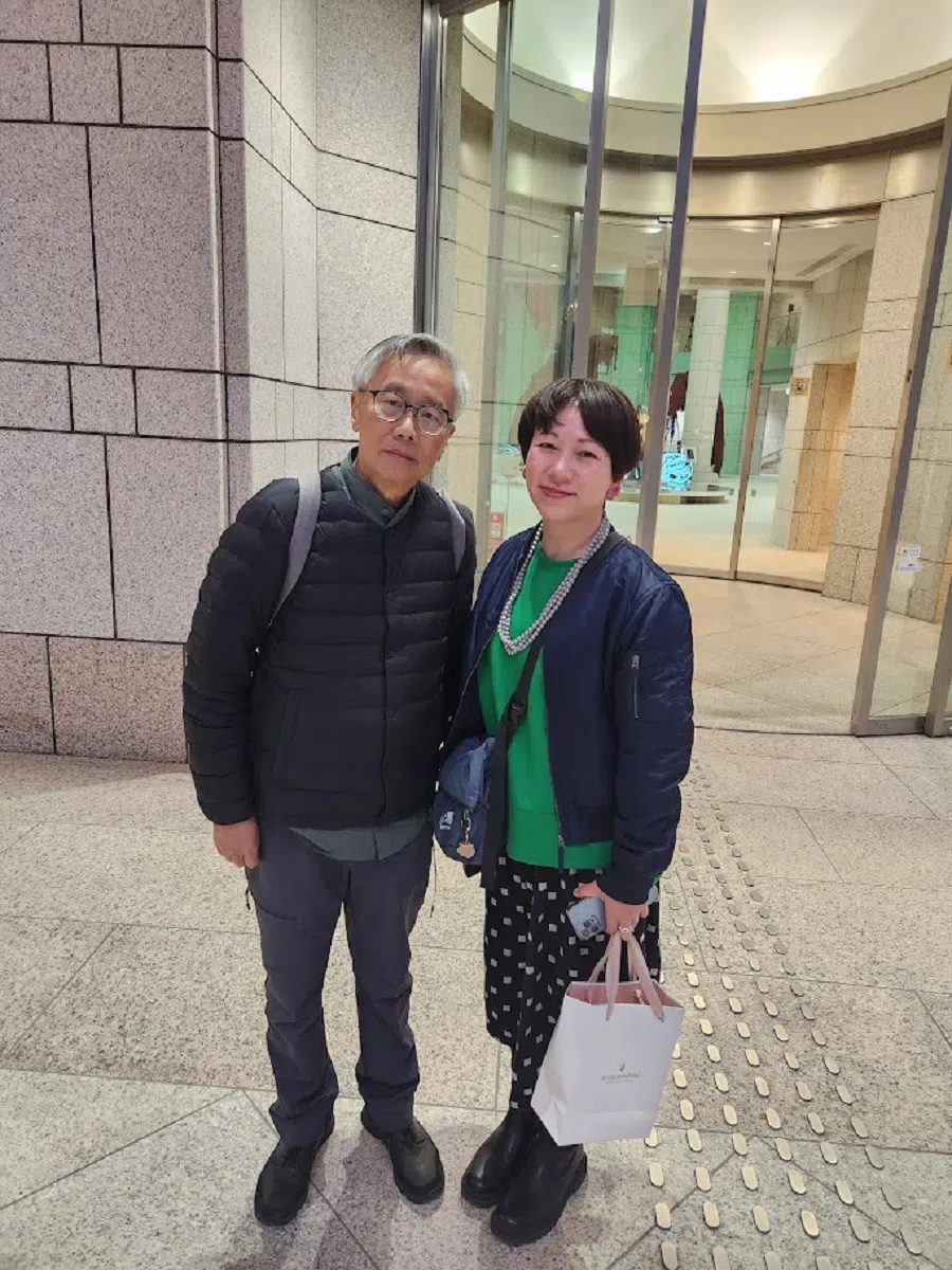The author with Kuraya Mika (right), director of the Yokohama Museum of Art.