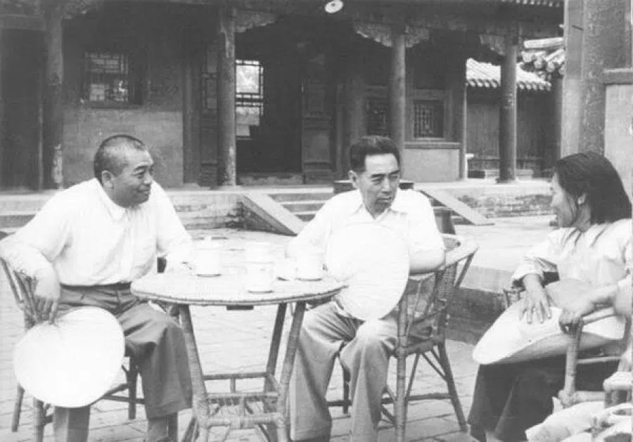 Zhou Enlai and Peng Dehuai in Zhongnanhai, 1955. (Wikimedia)