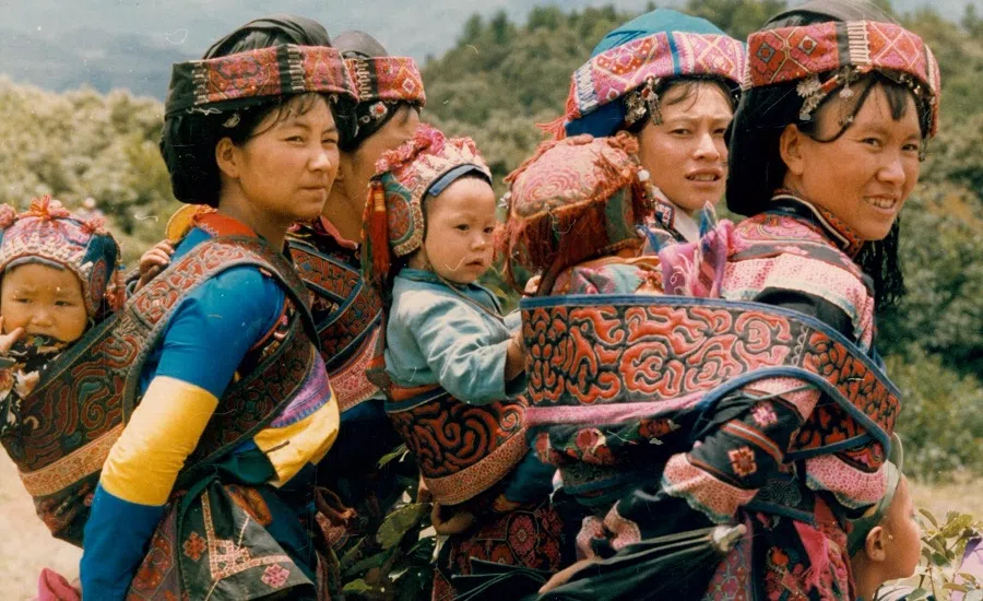 Yi girls from Yunnan, 1987.