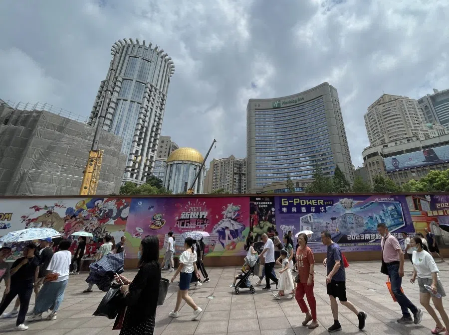 Nanjing Road in Shanghai is a popular shopping area. (CNS)