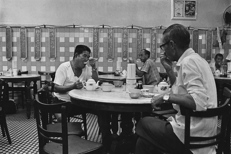 Customers having breakfast at Tai Tong Restaurant in Mosque Street. (SPH Media)