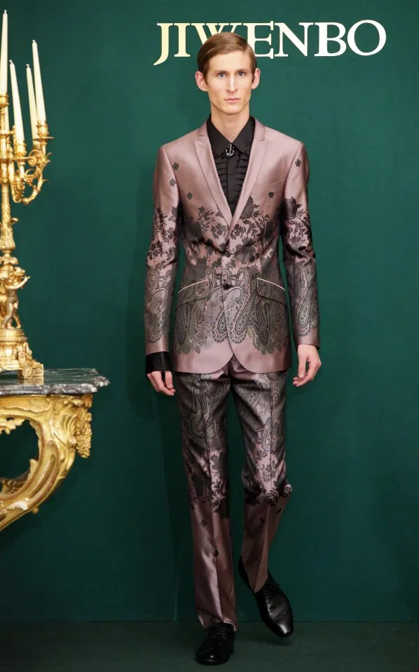 Ji Wenbo Showcase, Paris Fashion Week, 2014.