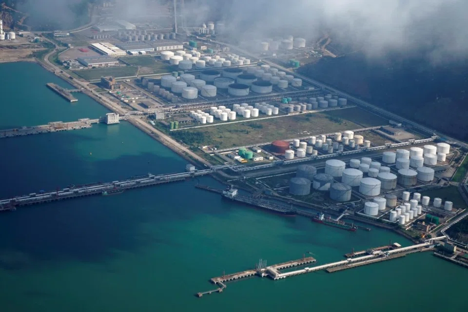 Oil and gas tanks at an oil warehouse at a port in Zhuhai. (Aly Song/REUTERS)