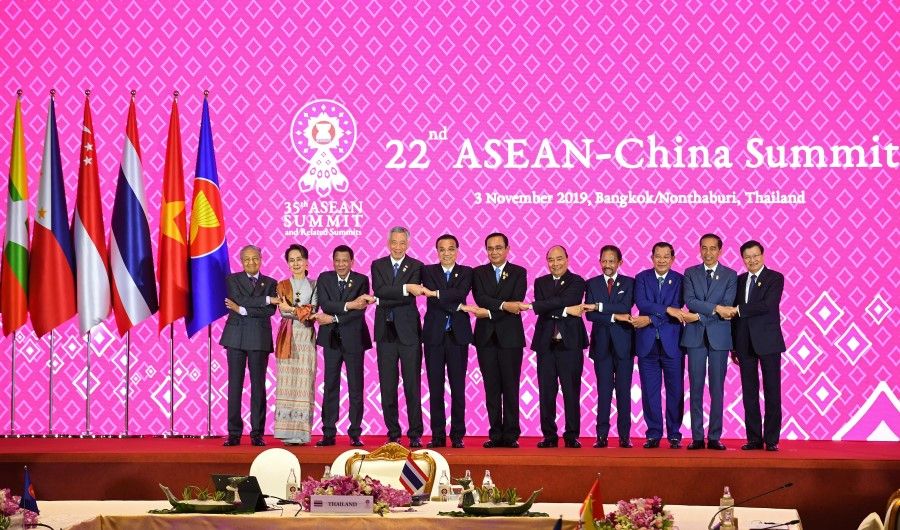 Singapore's PM Lee Hsien Loong and China's Premier Li Keqiang (fourth and fifth from left) with ASEAN leaders at the 22nd ASEAN-China Summit in Bangkok on November 3, 2019. (Manan Vatsyayana/AFP)