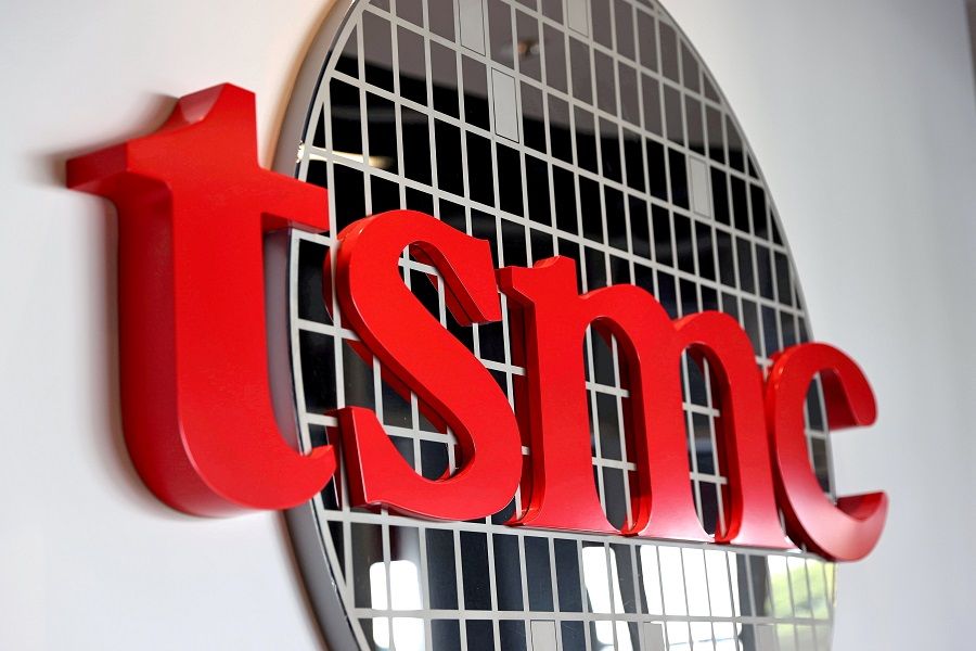 The logo of Taiwan Semiconductor Manufacturing Co. (TSMC) is pictured at its headquarters, in Hsinchu, Taiwan, 19 January 2021. (Ann Wang/File Photo/Reuters)