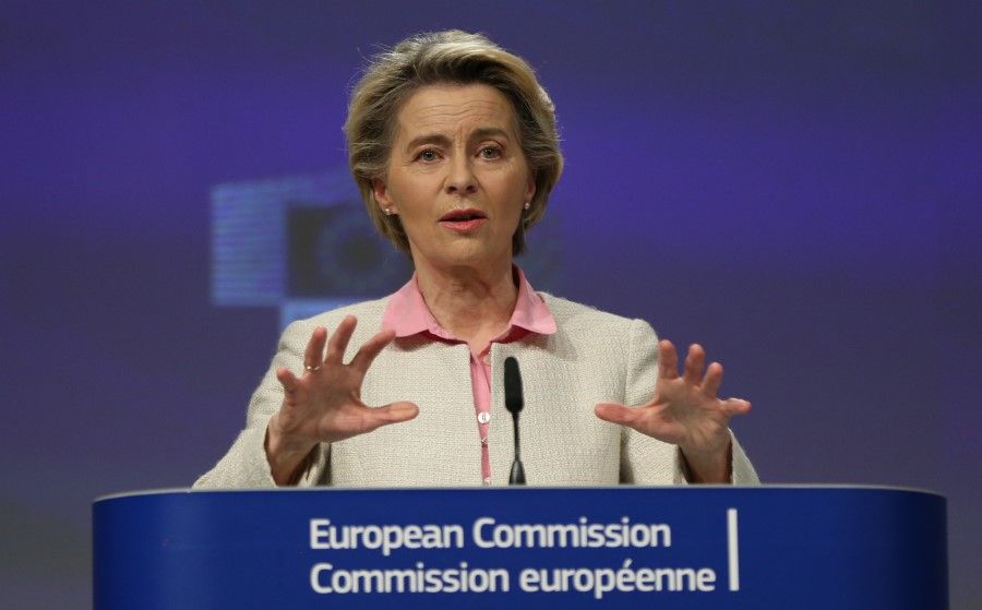 Ursula von der Leyen, European Commission president, gestures as she speaks during a news conference in Brussels, Belgium, on 24 December 2020. (Dursun Aydemir/Bloomberg)