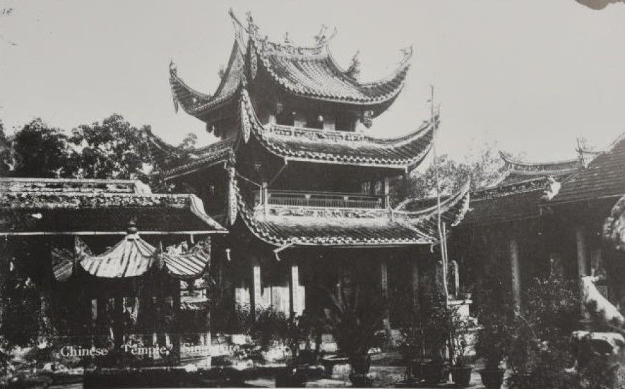 This old photo of Shuang Lin Monastery shows the original Fuzhou style architecture, with its trademark curves. (SPH)
