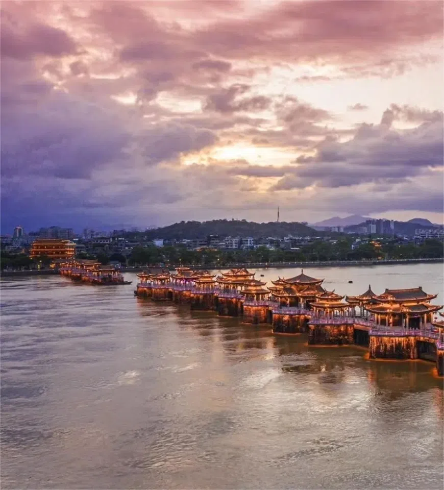 An aerial view of Guangji Bridge in Chaozhou. (WeChat/玉茗堂前)