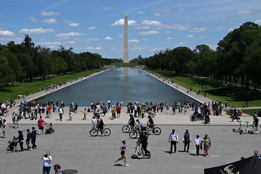 People visit the Lincoln Memorial during Memorial Day weekend, in Washington, DC, on 25 May 2025. (Alex Wroblewski/AFP)