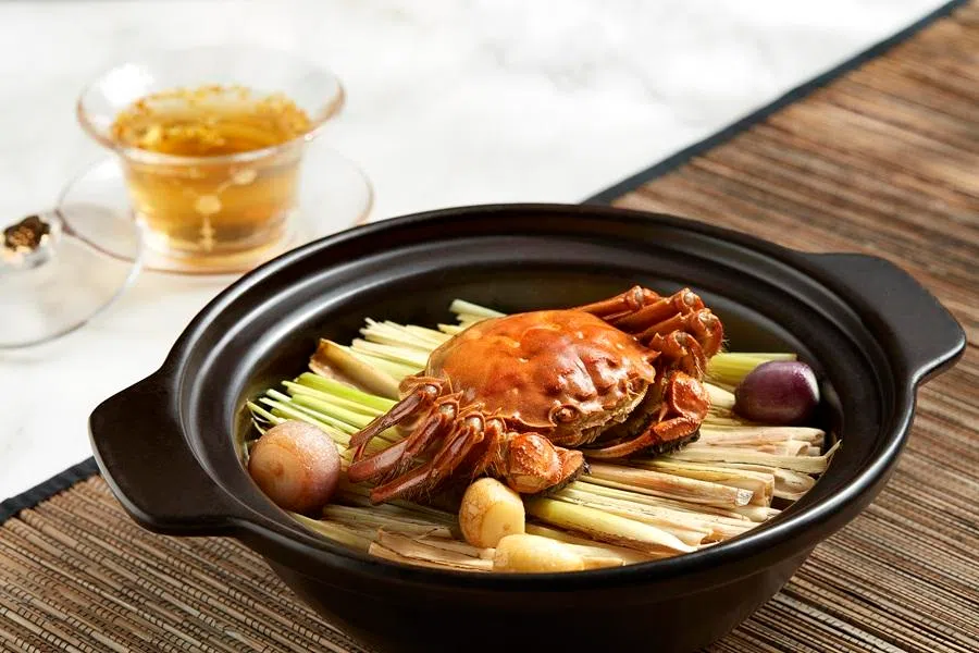 Baked hairy crab with lemongrass served with osmanthus and wolfberry ginger tea at yì Restaurant by Jereme Leung. (Raffles Hotel Singapore)
