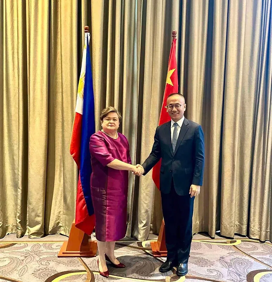Philippine Foreign Affairs Undersecretary Theresa Lazaro and Chinese Vice Foreign Minister Chen Xiaodong meet in Manila for the 9th Bilateral Consultation Mechanism on the South China Sea.  (Philippines’ Department of Foreign Affairs)