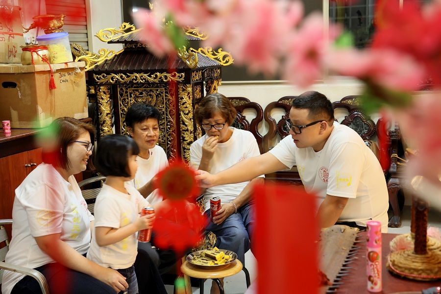 The Teo sisters along with their niece and her family often gather at Ling Lian Bao Dian Kew Ong Yah.