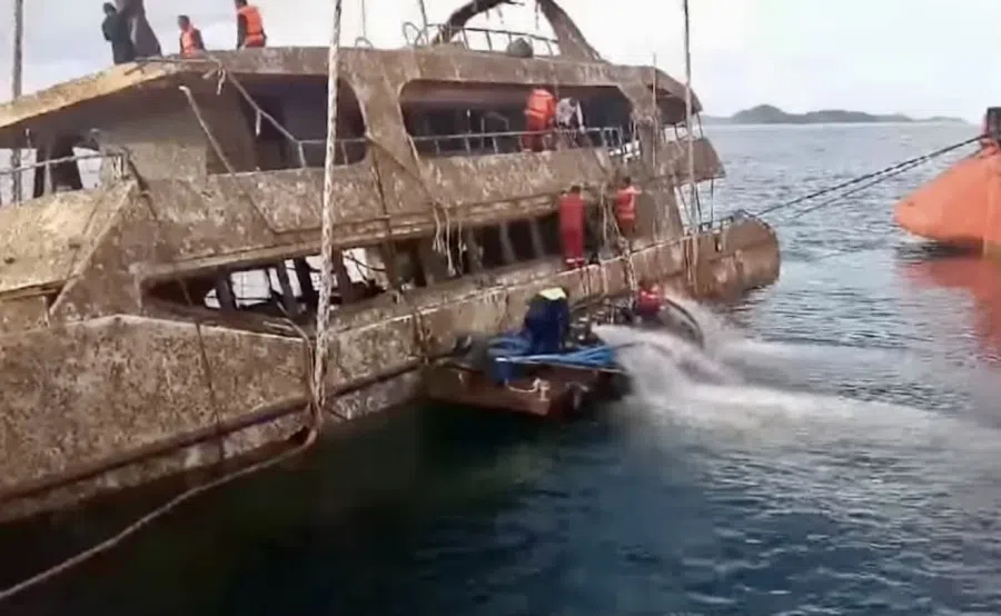 The capsized tourist boat being lifted from the seabed in Phuket, 2018. (Wikimedia)
