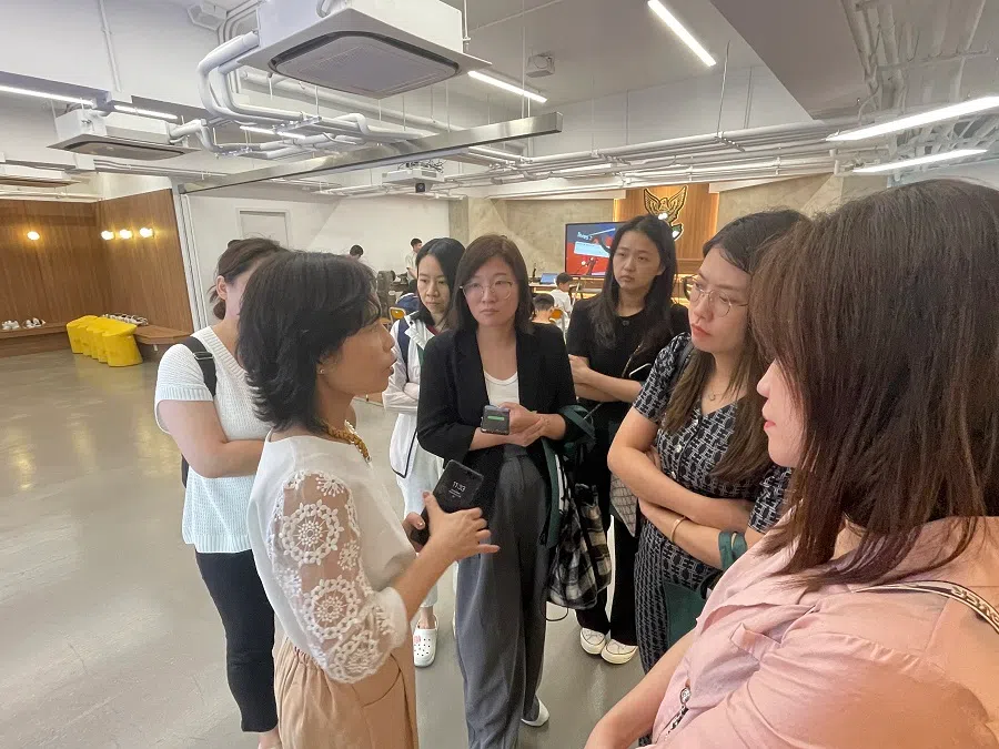 Mainland Chinese parents participating in the Hong Kong school-visiting tour. (SPH Media)