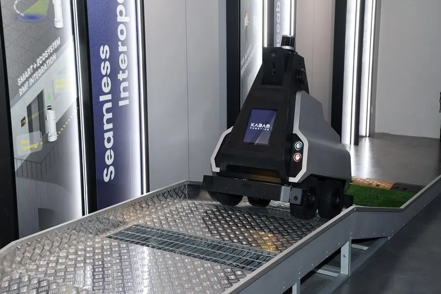 A Kabam Robotics robot.