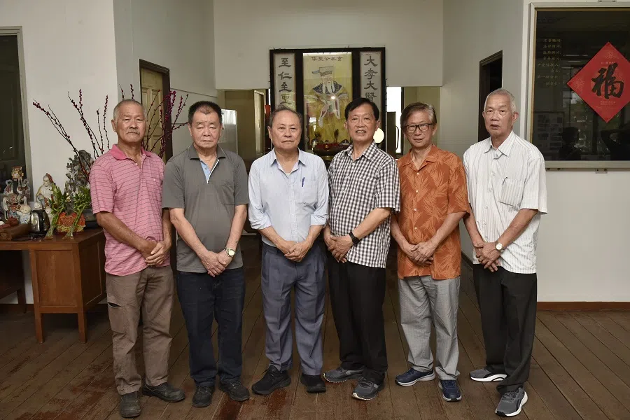 Pek Sek Tan Clan Association Chairman Chen Zequan (second from right) and Tan Yew Hock (third from right), honorary secretary of the association, together with other directors, hope to maintain the bonds of clanship and kinship forged by their forebears.