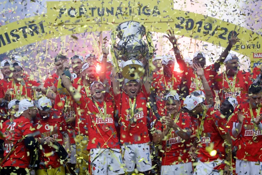 Slavia Prague celebrate after winning the Czech First League, Eden Arena, Prague, 8 July 2020. REUTERS/David W Cerny