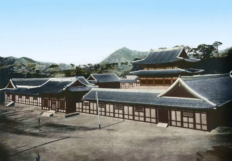 Injeongjeon Hall in Changdeokgung Palace, Seoul, 1910. Joseon had a long history, but when Japan colonised it, they destroyed Joseon culture, including tearing down traditional palace halls.