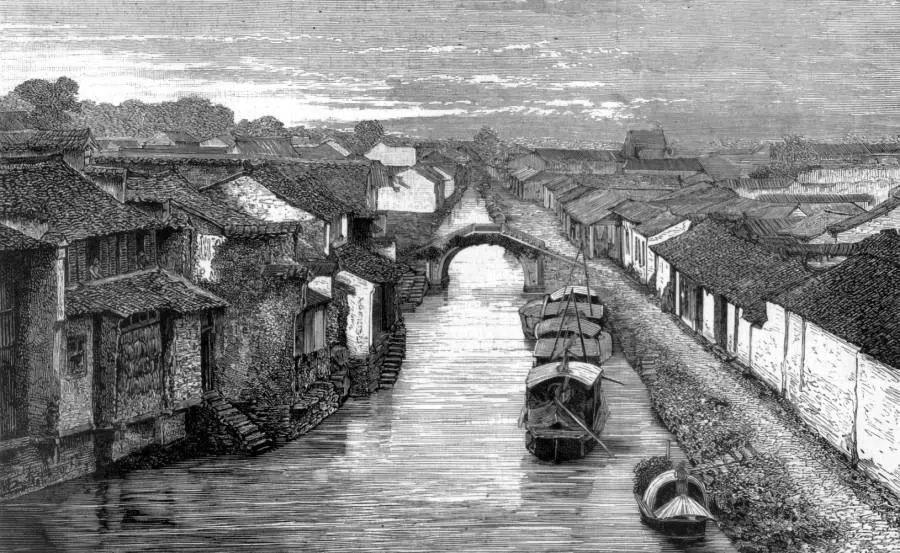 An illustration of Fuzhou city published in French magazine L’Illustration, 1884. At the time, waterways crisscrossed the city, with small boats gliding through, reminiscent of the scenery of Jiangnan.