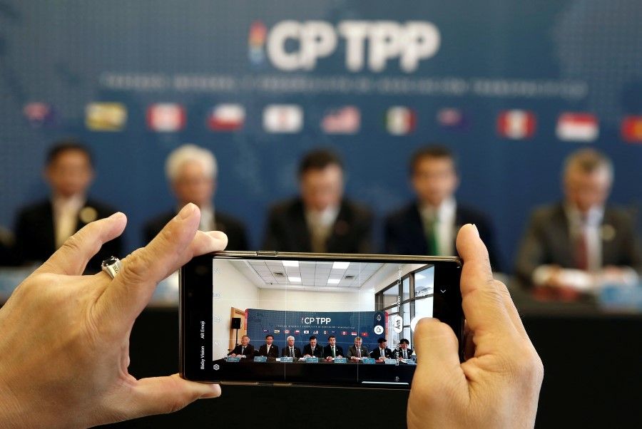 Representatives of the members of the Trans-Pacific Partnership (TPP) trade deal take part in a news conference at the Ministry of Foreign Affairs in Santiago, Chile, 16 May 2019. (Rodrigo Garrido/REUTERS)