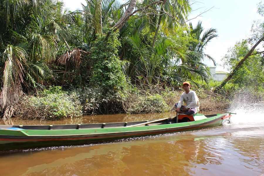 A klotok (wooden river boat), December 2014. (Photo: Goh Chun Sheng)