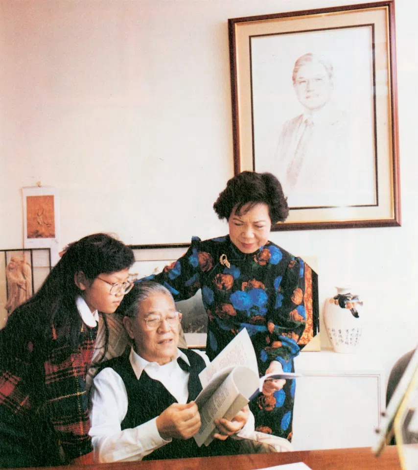Even after retirement, Lee Teng-hui kept in touch with politics, and kept up his reading habit.