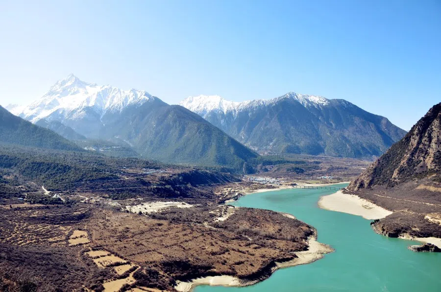 A view of the Yarlung Zangbo river. (Internet)