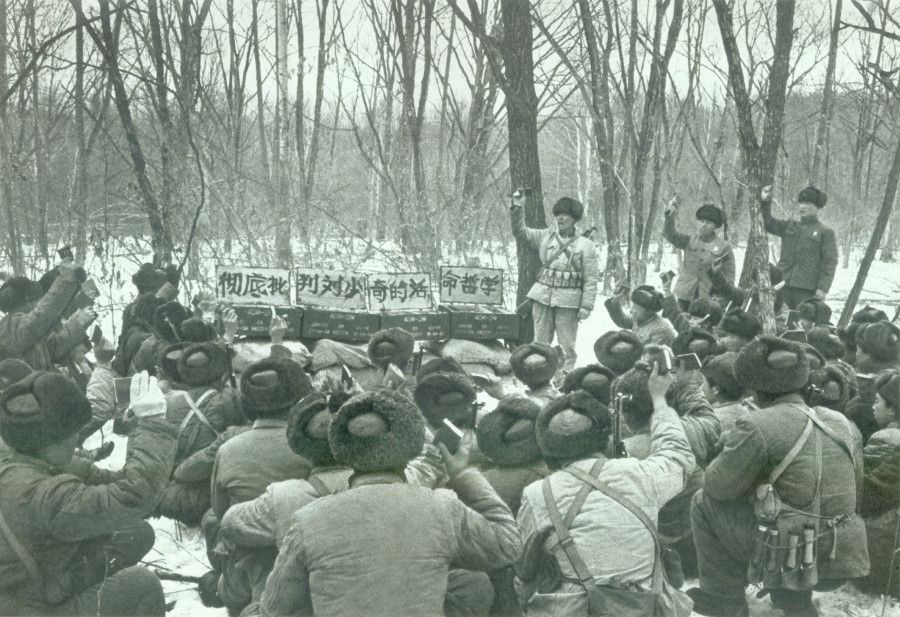In 1969, after the Zhenbao Island incident, local troops of the People's Liberation Army still followed instructions from the Chinese central government and supported the Cultural Revolution.