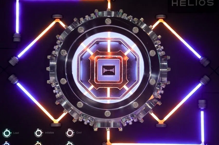 A Hewlett Packard Enterprise Co. quantum computing chip on the show floor during the HPE Discover event in Las Vegas, Nevada, US, on Tuesday, June 16, 2026.Hewlett Packard Enterprise Co. introduced new networking gear for artificial intelligence data centers, building on the products it acquired from Juniper Networks and striving to capture more of the demand for AI tools from corporate customers. Photographer: Ian Maule/Bloomberg