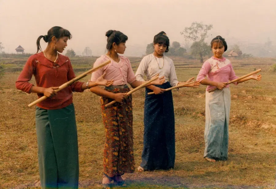 Khmu girls from Xishuangbanna, Yunnan.