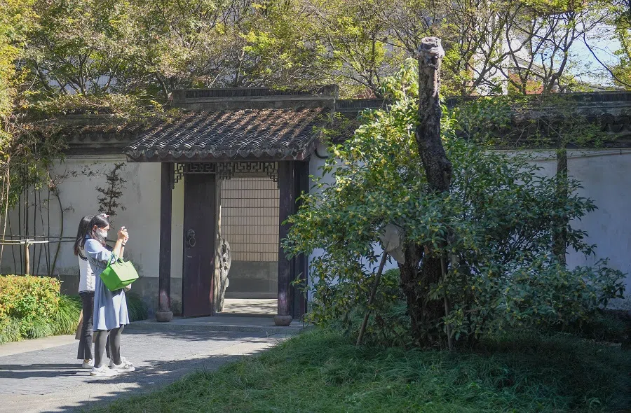 A view of Wenlan Pavilion near West Lake in Hangzhou, Zhejiang province, China, 21 October 2022. (CNS)