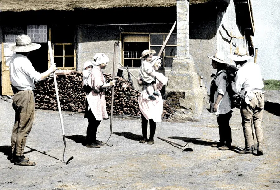 In the 1930s, the Japanese government arranged for Japan's poor villagers to migrate to Manchuria, mostly through advance parties, to allow the Japanese to occupy Manchuria.