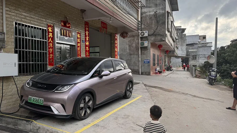 Deng Haowen shared that it only costs 0.40 RMB/kWh to charge his EV at the charging station. (Photo provided by interviewee)