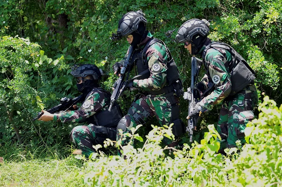 Indonesian military personnel take part in a security drill for the upcoming G20 summit in Denpasar, Bali, Indonesia, 8 November 2022, in this photo taken by Antara Foto. (Antara Foto/Nyoman Hendra Wibowo/via Reuters)