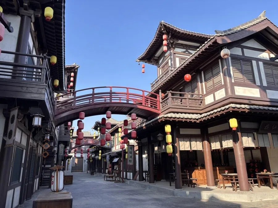 A set featuring Han- or Tang-style buildings.