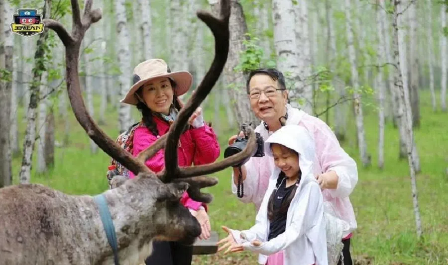 Jiang Feng and her family on vacation in Inner Mongolia. (Photo provided by interviewee)