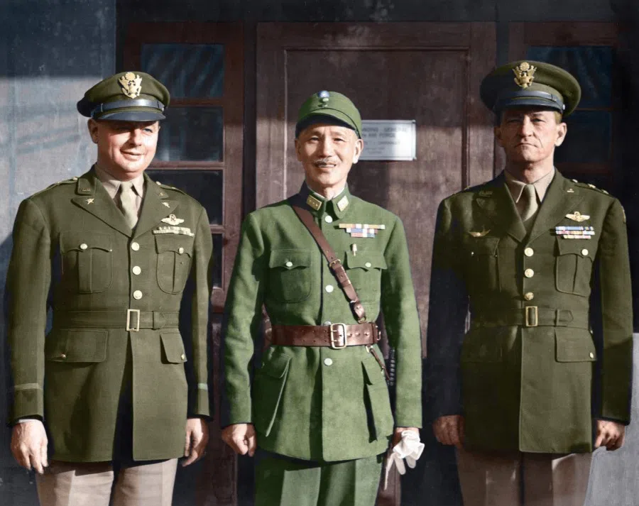 Chiang Kai-shek (centre) with US General Claire Lee Chennault (right) in Kunming, Yunnan, 1943. When World War II broke out, China and the US established a military alliance and fought shoulder to shoulder.