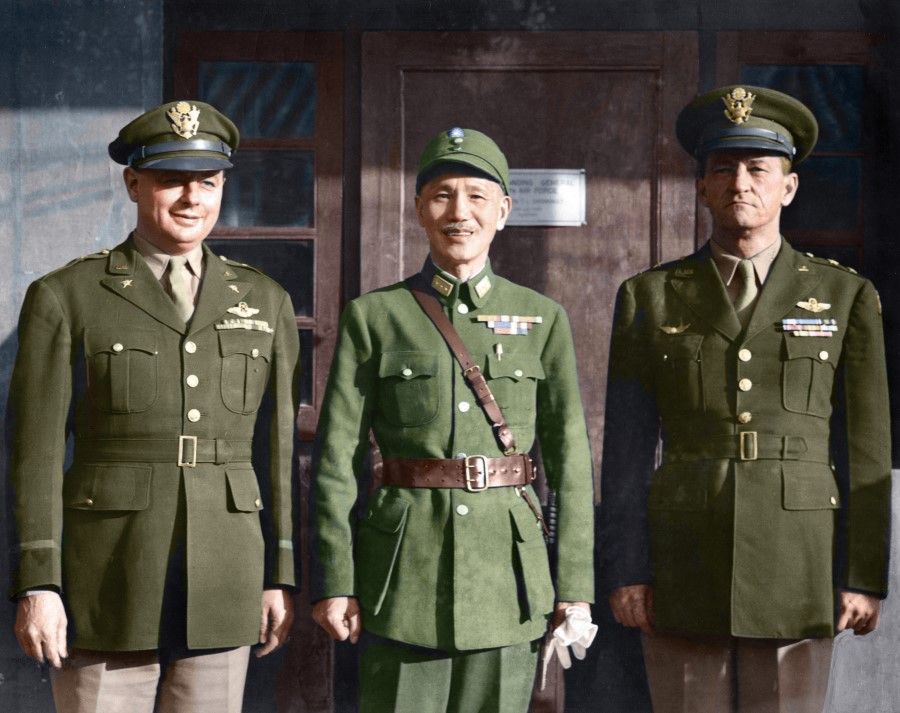 Chiang Kai-shek (centre) with US General Claire Lee Chennault (right) in Kunming, Yunnan, 1943. When World War II broke out, China and the US established a military alliance and fought shoulder to shoulder.