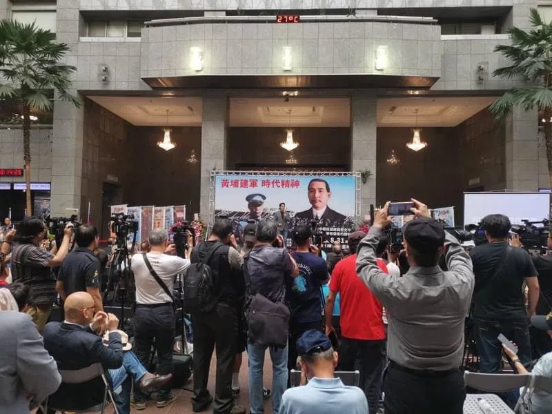 The Whampoa Centennial Commemoration Special Exhibition attracted a large crowd of visitors and media.