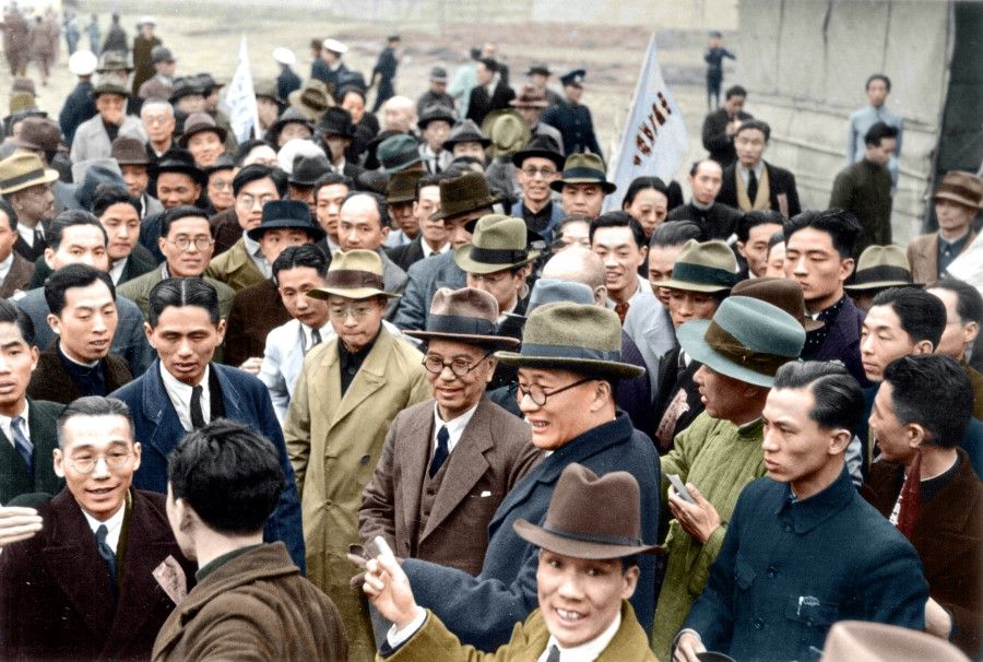 As soon as Tan Kah Kee arrived in Chongqing, he was surrounded by a welcoming crowd. The trip symbolised the unity of overseas Chinese with China's war efforts, and boosted the morale of the Chinese. As Tan clearly showed that he stood with China's war efforts, when the Japanese took Singapore in February 1942 and engaged in retaliatory killing of Chinese, Tan fled to Indonesia, where he hid for three years until the final victory.