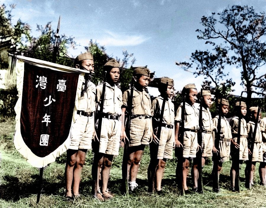 A group of Taiwanese volunteers headed to mainland China to join the resistance, October 1939. Their children formed the youth group, in charge of publicity and medical aid.